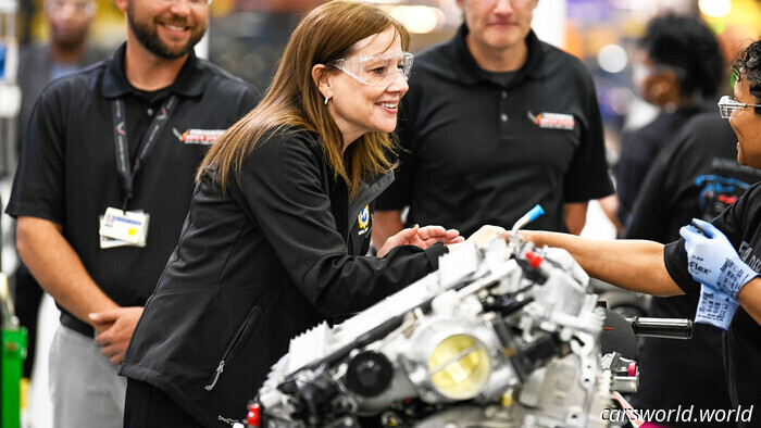 Барра из GM говорит, что правила Байдена по топливу чуть не навсегда остановили работу заводов компании | Carscoops